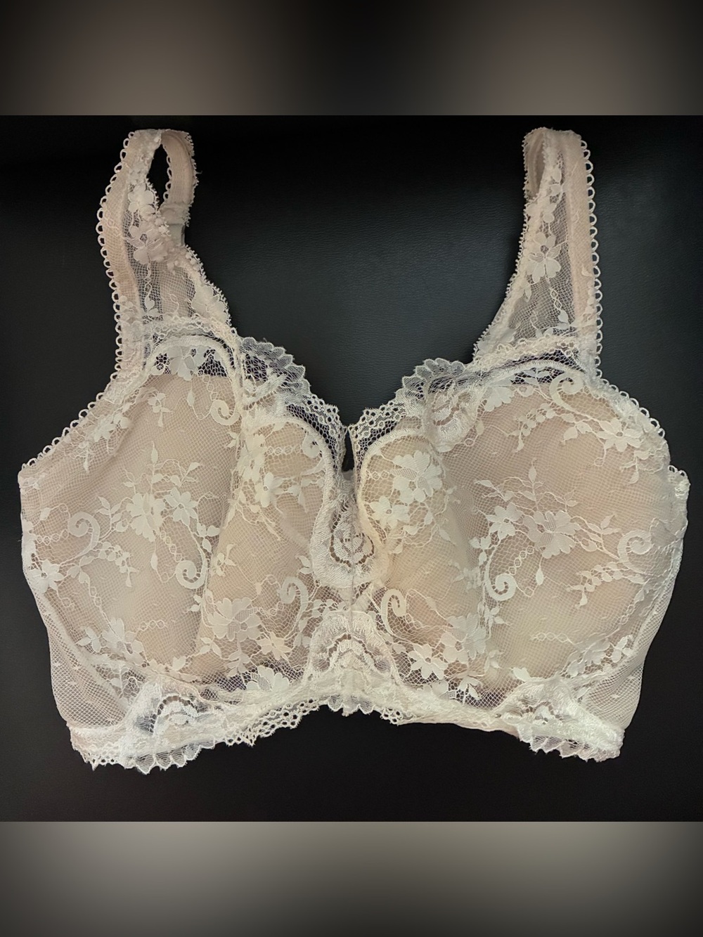 Victoria's Secret Sheer Floral Lace Underwire Bra in Light Blush